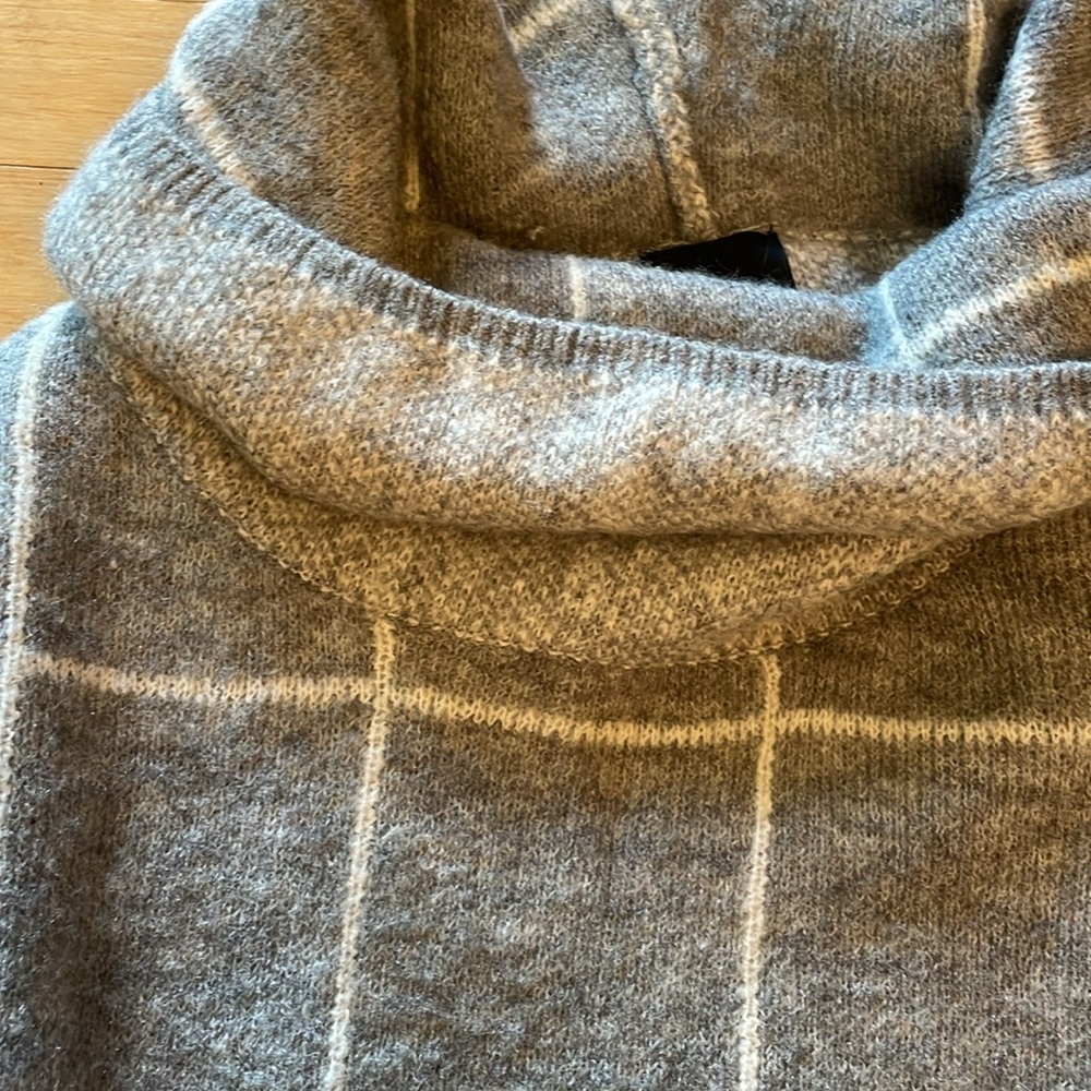 Gray Grid Turtleneck Sweater - image 2